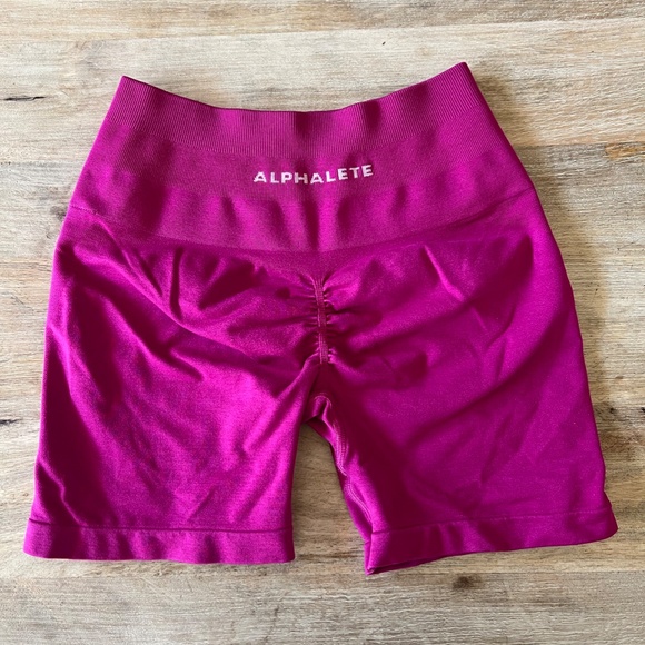 Alphalete Amplify Short 4.5" - Magenta - Picture 3 of 3